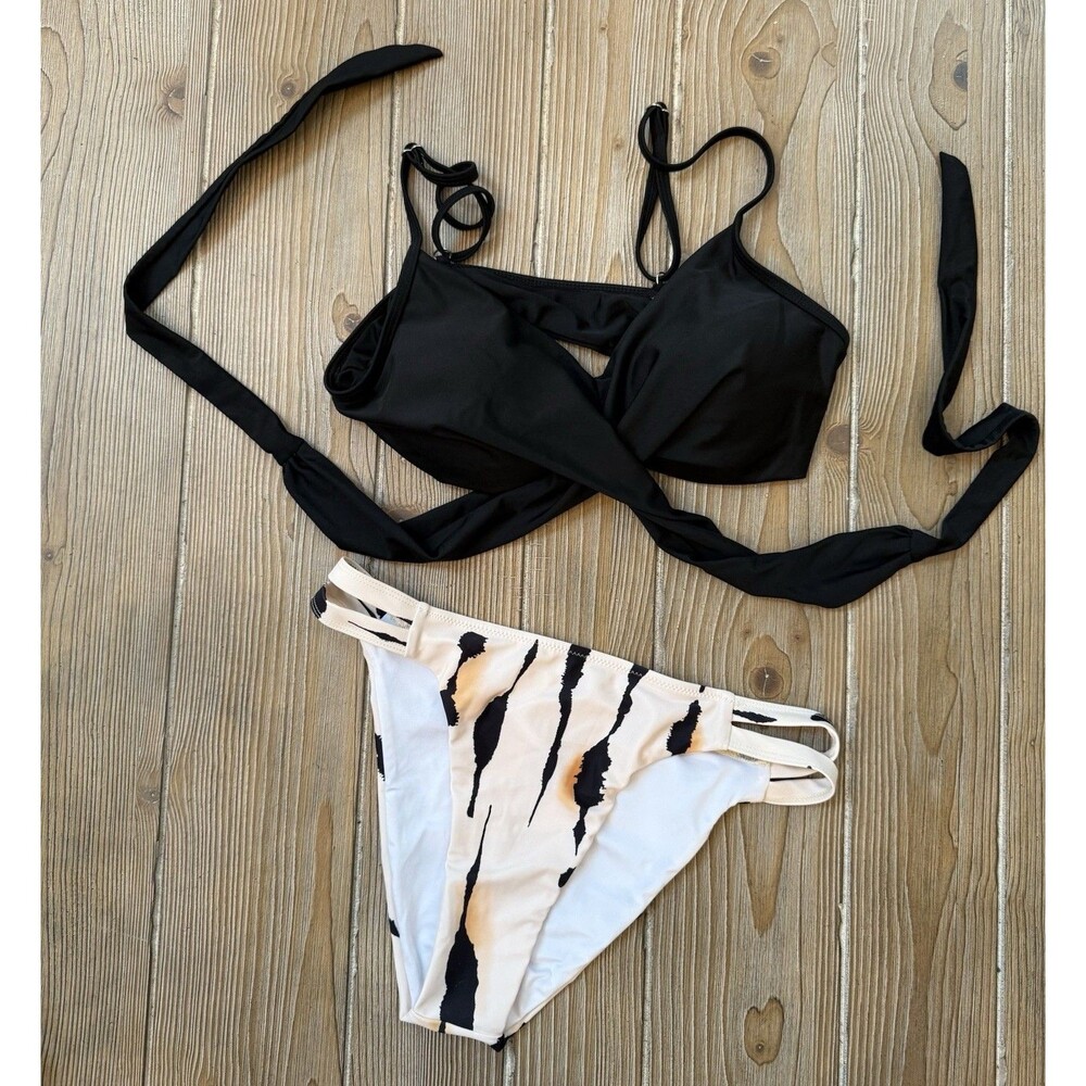 Women’s Black and Ivory Printed Bikini Bathing Suit Swimwear  Beach Pool - Med